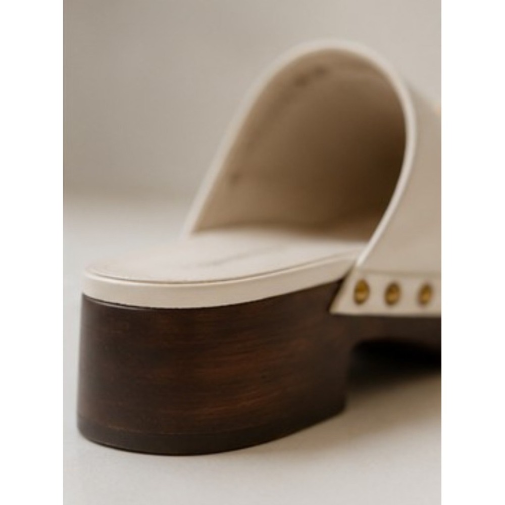 Larroudé Zuzi Ivory Leather Retro Horsebit Clog Mules Studded Wood Heel 6 NWOT - Picture 7 of 11